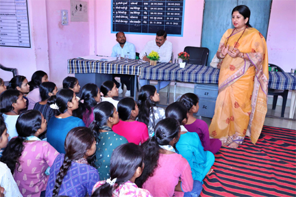 बाल अधिकार संरक्षण आयोग की अध्यक्ष डॉ. वर्णिका शर्मा का बालोद दौरा बाल अधिकार संरक्षण आयोग की अध्यक्ष डॉ. वर्णिका शर्मा का बालोद दौरा