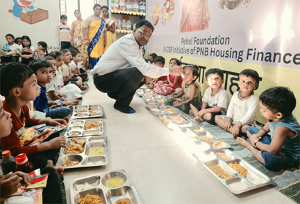 जन्मदिन बन रहा खुशियों का माध्यम जन्मदिन बन रहा खुशियों का माध्यम
