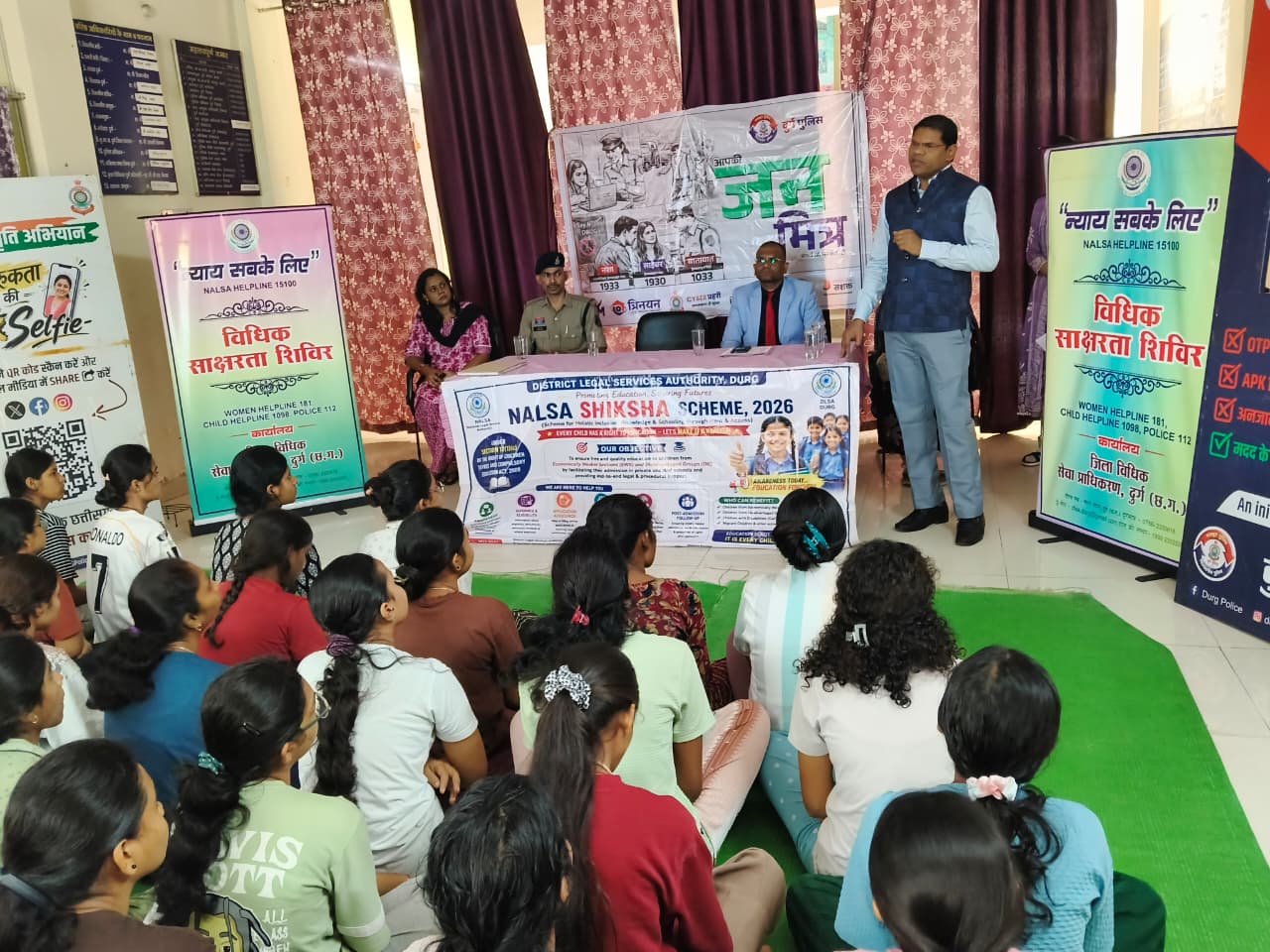 एक क्लिक की चूक से बचने का सबक, अधिकारों की समझ से सशक्त हुईं छात्राएं एक क्लिक की चूक से बचने का सबक, अधिकारों की समझ से सशक्त हुईं छात्राएं