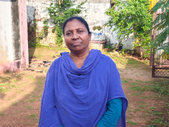 जब आंगनबाड़ी कार्यकर्ता आयशा खान को मिला सम्मान, गौरव और उत्साह से खिल उठा चेहरा जब आंगनबाड़ी कार्यकर्ता आयशा खान को मिला सम्मान, गौरव और उत्साह से खिल उठा चेहरा