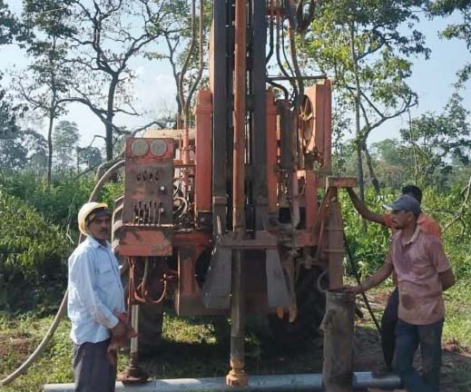 सेवा संकल्प से संवरती ज़िंदगी: अब नारायणपुर के दूरस्थ अबुझमाड़ के नयापारा में भी पहुंचेगा शुद्ध पेयजल सेवा संकल्प से संवरती ज़िंदगी: अब नारायणपुर के दूरस्थ अबुझमाड़ के नयापारा में भी पहुंचेगा शुद्ध पेयजल