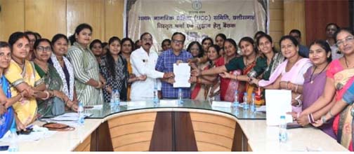 समान नागरिक संहिता पर महिलाओं की मुखर आवाज समान नागरिक संहिता पर महिलाओं की मुखर आवाज