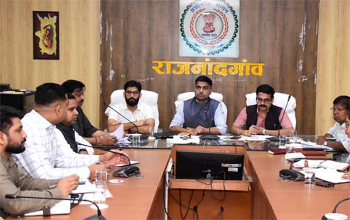 कलेक्टर ने समय-सीमा बैठक में की योजनाओं एवं विकास कार्यों की समीक्षा कलेक्टर ने समय-सीमा बैठक में की योजनाओं एवं विकास कार्यों की समीक्षा