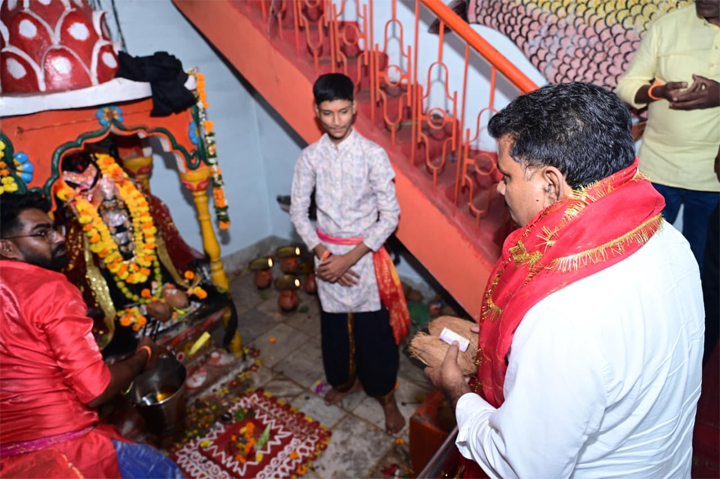 महाअष्टमी पर उप मुख्यमंत्री ने किए मां दंतेश्वरी, मां परमेश्वरी और मां चंडी के दर्शन महाअष्टमी पर उप मुख्यमंत्री ने किए मां दंतेश्वरी, मां परमेश्वरी और मां चंडी के दर्शन