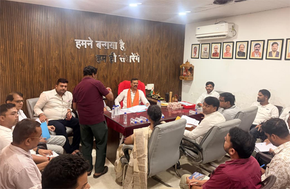रायपुर ग्रामीण विधायक मोतीलाल साहू ने जोन 9 पहुंचकर की कार्य समीक्षा रायपुर ग्रामीण विधायक मोतीलाल साहू ने जोन 9 पहुंचकर की कार्य समीक्षा