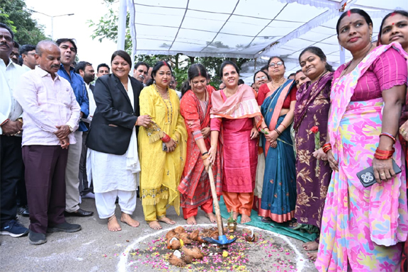 विधायक मूणत और महापौर मीनल ने नागरिको दी शानदार सौगात विधायक मूणत और महापौर मीनल ने नागरिको दी शानदार सौगात