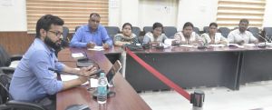 ग्रामीण यांत्रिकी सेवा के कार्यों की वस्तु-स्थिति जानने के लिए कलेक्टर ने ली समीक्षा बैठक