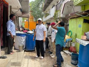 महापौर एजाज ढेबर ने वार्ड 46 में सफाई, पेयजल की स्थिति को प्रत्यक्ष देखा