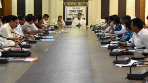  खनिज के अवैध उत्खनन, भण्डारण एवं परिवहन करने वालों के विरूद्ध कड़ी कार्रवाई सुनिश्चित की जाए: कलेक्टर श्री शर्मा 