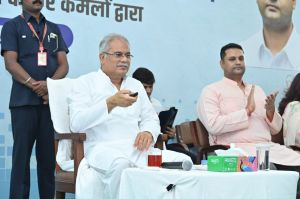  हम सहायता देकर छोड़ नहीं देते बल्कि स्किल डेवलप कर लोगों को सशक्त भी कर रहे हैः मुख्यमंत्री  भूपेश बघेल 