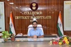 राजस्व अधिकारियों की समीक्षा बैठक सम्पन्न