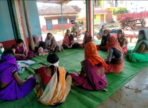 जागृति स्व सहायता समूह की दीदीयों के खातों में जमा हुई सात लाख  से अधिक की राशि