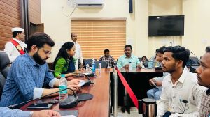  कलेक्टर ने सुनी जनदर्शन में विभिन्न स्थानों से आए आम लोगों की समस्याएं