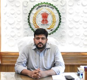 जिले के नवनियुक्त कलेक्टर मलिक ने कार्यभार ग्रहण किया