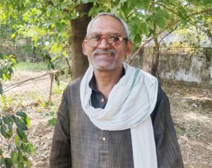 मुख्यमंत्री श्रमिक सियान सहायता योजना से लाभान्वित होकर बुजुर्ग डिगेश्वर ने कहा बुढ़ापे में साथ देने मिली लाठी