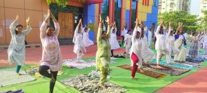 विश्व योग दिवस पर तालपुरी में दिखा महिला सशक्तीकरण 