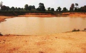 लाल तालाब के उन्नयन होने से गांव में आयी समृद्धि