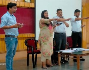 बीएलओ  व सुपरवाइजर की समीक्षा पश्चात शपथ