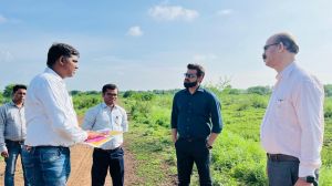 कलेक्टर पुष्पेन्द्र कुमार मीणा पहुंचे आईआईटी भिलाई, निर्माणाधीन परिसर में अधोसंरचना, प्लांटेशन, लैंडस्केपिंग व हेलिपेड का किया अवलोकन
