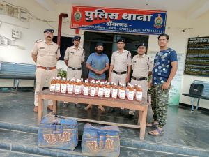 एमपी की 13 पेटी शराब के साथ दो आरोपी गिरफ्तार
