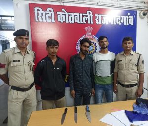  चाकूबाजी करने के आरोप में 3 लोग गिरफ्तार , जेल भेजे गए