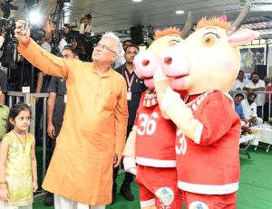 *मुख्यमंत्री ने छत्तीसगढ़िया ओलम्पिक के शुभंकर बछरू को किया लाँच*