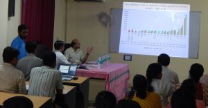 जिला चिकित्सालय में आने वाले मरीजों को हर संभव सुविधा उपलब्ध कराएं: डॉ भुुरे