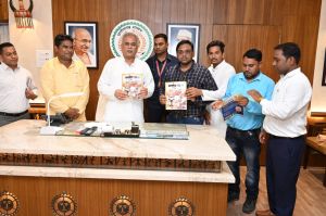  मुख्यमंत्री ने किया पामगढ़ टाइम्स मासिक पत्रिका का विमोचन