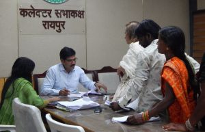  जनचौपाल के माध्यम से नागरिकों ने बताई अपनी समस्याएं