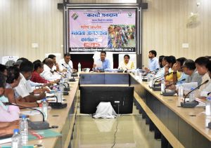 पूरी निष्ठा एवं ईमानदारी के साथ तथा त्रुटिरहित ढंग से करें निर्वाचन कार्यों का संपादन: कलेक्टर
