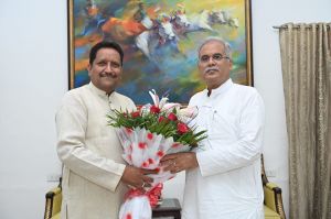  मुख्यमंत्री से छत्तीसगढ़ खनिज विकास निगम के अध्यक्ष ने की सौजन्य मुलाकात