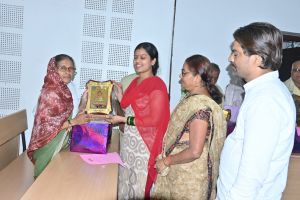  निगम प्रशासन ने 07 कर्मचारियों को दी स-सम्मान विदाई