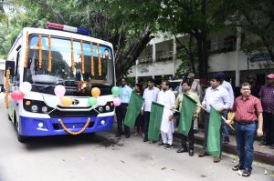 स्लम एरिया के लोगों के इलाज के लिए शहर को 5 वीं मोबाईल मेडिकल यूनिट वाहन की सौगात 