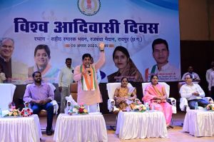 राज्य सरकार ने आदिवासी समाज के कल्याण के लिए उल्लेखनीय कार्य किए: मंत्री डहरिया 