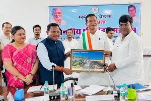  शासकीय योजनाओं का शत-प्रतिशत लाभ दिलाना शासन की सर्वाेच्च प्राथमिकता : मोहन मरकाम