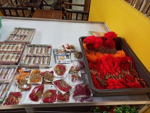 सी-मार्ट में सस्ती दरों पर तिरंगा के अलावा रक्षाबंधन के लिए राखी एवं मिठाईयां उपलब्ध