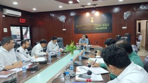  गोठानों में हो व्यवस्थित गोबर खरीदी: कलेक्टर 