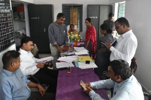  कलेक्टर एवं पुलिस अधीक्षक ने  सांकरी में मतदाता सूची पुनरीक्षण कार्य का किया निरीक्षण  