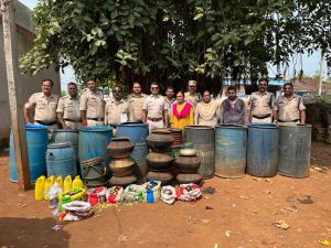 आबकारी द्वारा 4 प्रकरण पंजीबद्ध