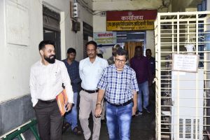 कलेक्टर ने आदिवासी विकास विभाग कार्यालय का किया औचक निरीक्षण