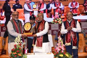  नवाचार, रचनात्मकता और आजीवन सीखने की भावना होनी चाहिए विद्यार्थियों में-   विश्वभूषण हरिचंदन 