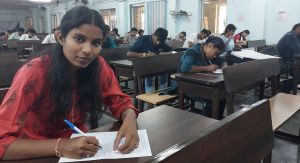 कृषि विश्वविद्यालय में हिंदी पखवाड़ा के तहत निबंध प्रतियोगिता आयोजित
