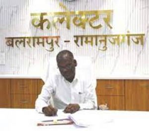 कलेक्टर एवं एसपी ने चुनावी तैयारियों का लिया जायजा
