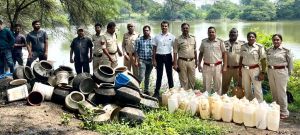  आबकारी विभाग के लगातार छापे में जप्त किए गए अवैध मदिरा