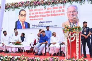 संविधान को सर्वोच्च मानते हुए इसकी रक्षा करना सभी की जिम्मेदारी, क्योंकि संविधान हमें अधिकार सम्पन्न बनाता है : मुख्यमंत्री संविधान को सर्वोच्च मानते हुए इसकी रक्षा करना सभी की जिम्मेदारी, क्योंकि संविधान हमें अधिकार सम्पन्न बनाता है : मुख्यमंत्री