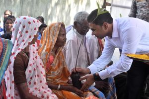 ग्राम बेलोदा में आयोजित मतदाता जागरूकता अभियान कार्यक्रम में शामिल हुए कलेक्टर, एसपी ग्राम बेलोदा में आयोजित मतदाता जागरूकता अभियान कार्यक्रम में शामिल हुए कलेक्टर, एसपी