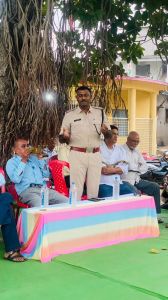 असमाजिक तत्वों के खिलाफ युवाओं के मुहिम को हरी झंडी दिखाई ग्रामीणों ने, पुलिसिया दबिश भी असमाजिक तत्वों के खिलाफ युवाओं के मुहिम को हरी झंडी दिखाई ग्रामीणों ने, पुलिसिया दबिश भी