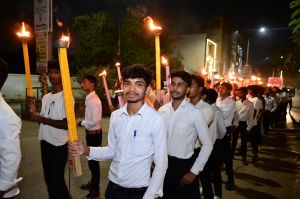 लोकतंत्र को मजबूत करने निकाली मशाल रैली