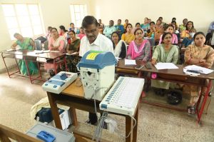 पीठासीन अधिकारी एवं मतदान अधिकारियों का प्रथम प्रशिक्षण बीआईटी कॉलेज में सम्पन्न