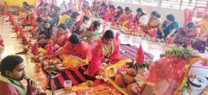 माताधाम मंदिर में अखंड सुहाग के लिए महिलाओं ने की कुमकुम पूजा माताधाम मंदिर में अखंड सुहाग के लिए महिलाओं ने की कुमकुम पूजा